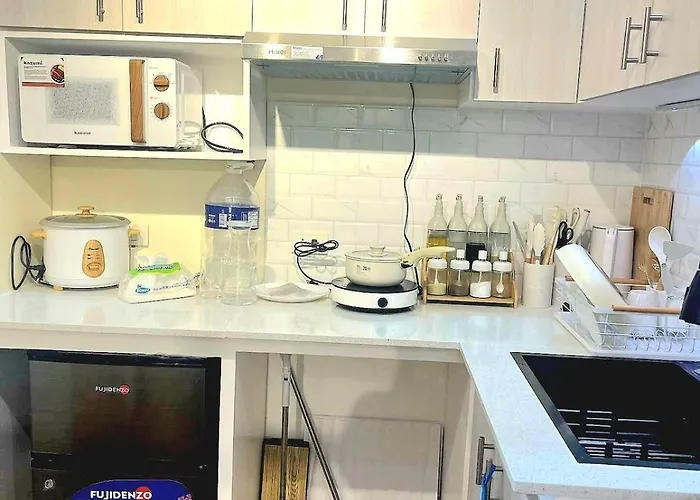 Veronica Grey's Staycation 2br * Manila